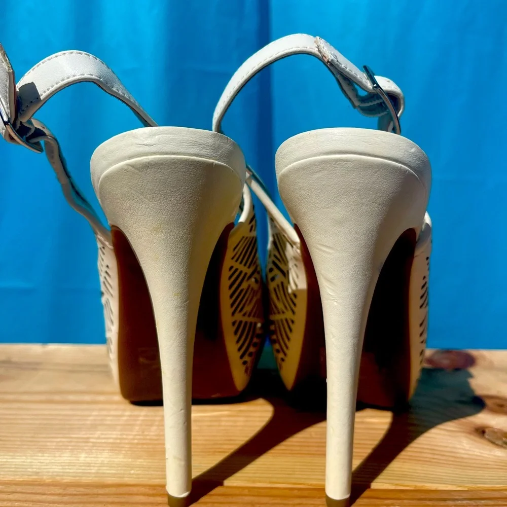BCBG platforms white size 6 never worn